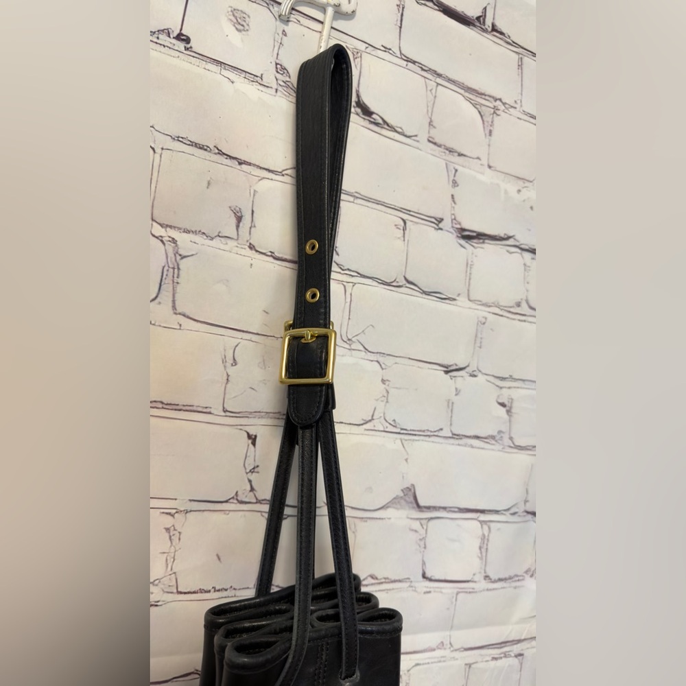 Vintage Coach Legacy black leather drawstring bucket bag - Picture 7 of 11